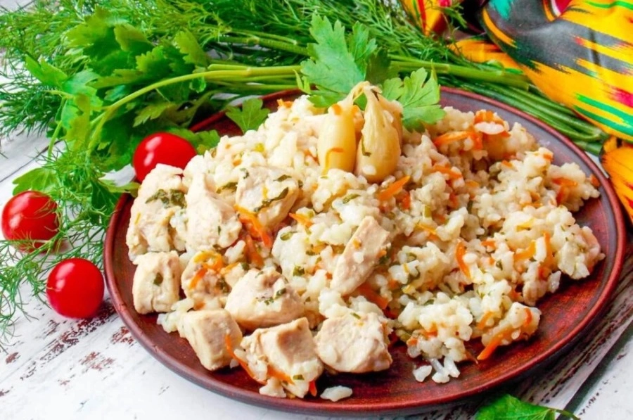 Плов с куриным филе на сковороде